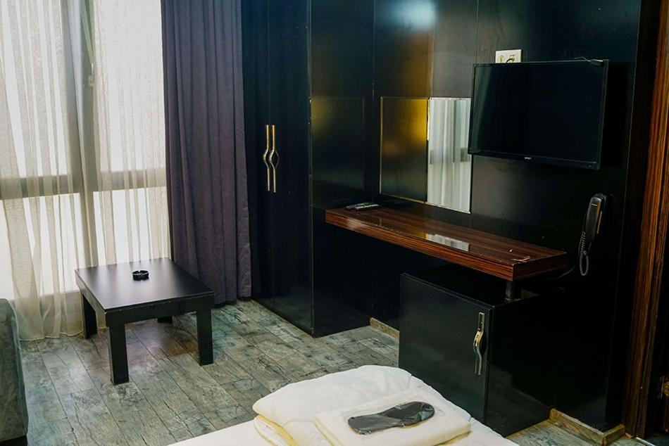 ömer Agah Bayrampasa Otel *